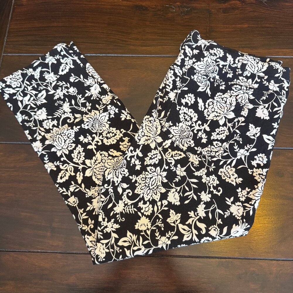 Ruby Rd. Slimming Ankle Crop Stretch Pant Floral Black White Size 14P